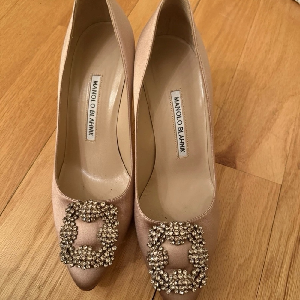 Manolo Blahnik Women's Elegant Tan Heels